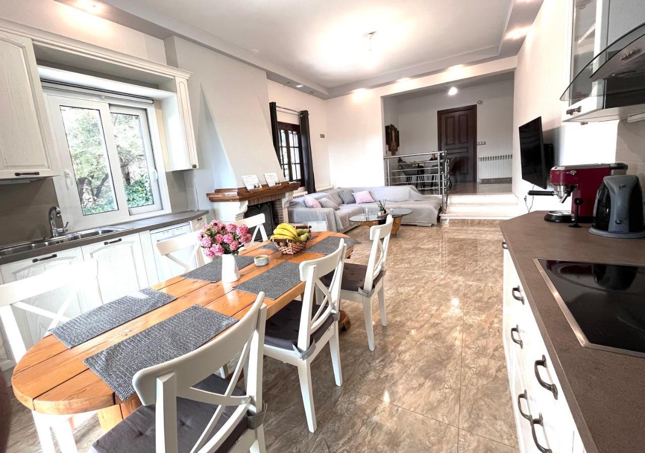 Вилла Gkk House Private Swimming Pool Luxury House Skriperon Экстерьер фото