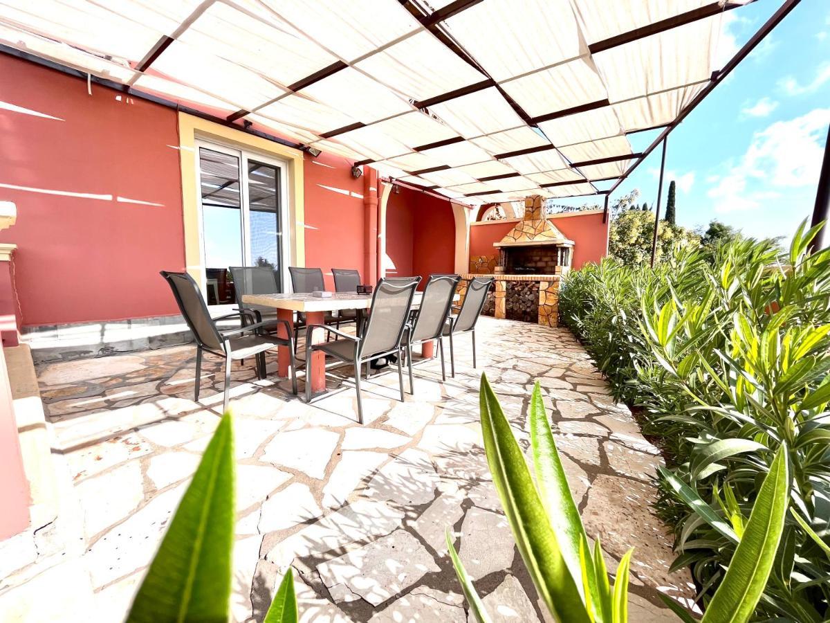 Вилла Gkk House Private Swimming Pool Luxury House Skriperon Экстерьер фото